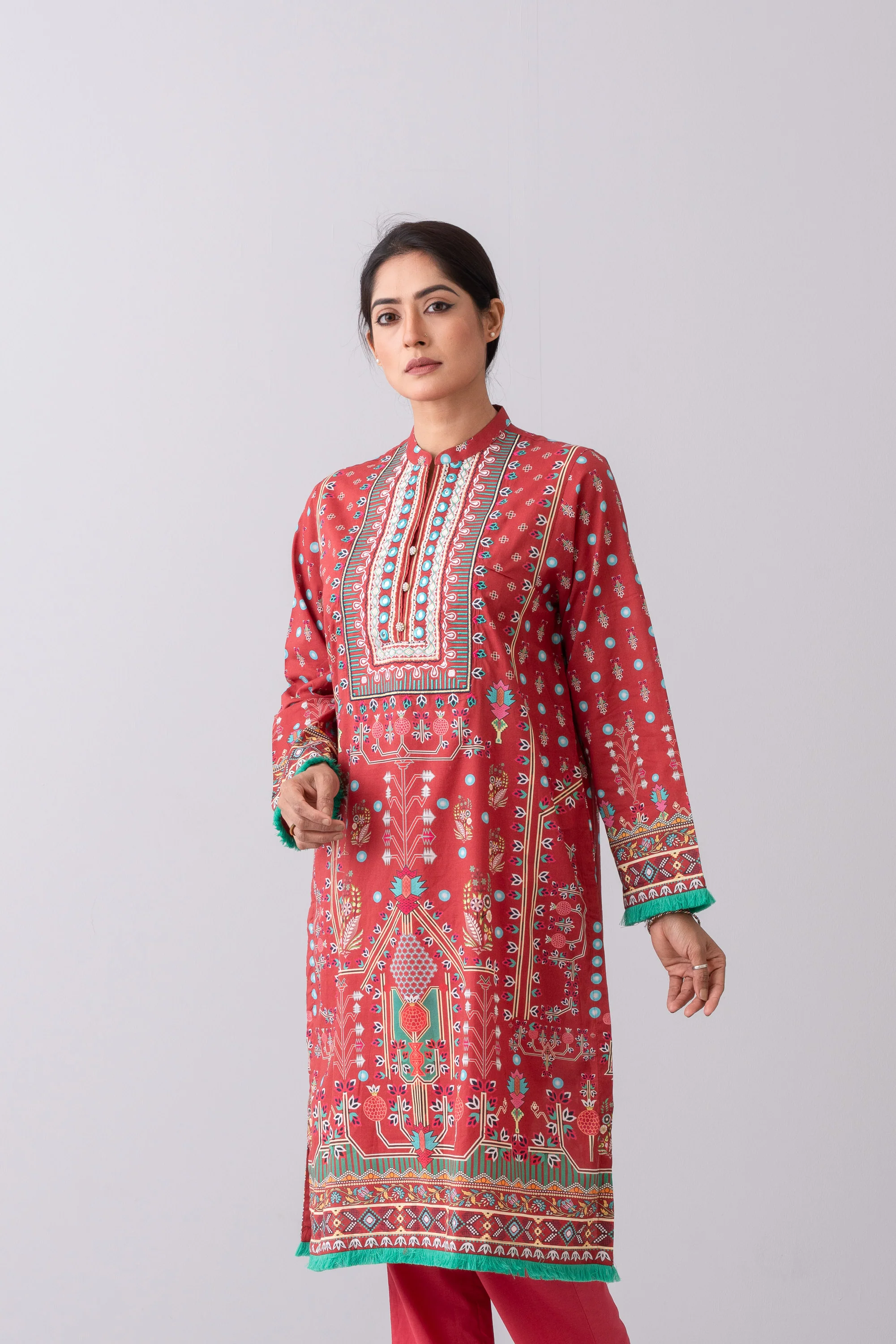 Relaxed Fit Digital Printed Two-Piece Lawn Kameez Suit - Image 4