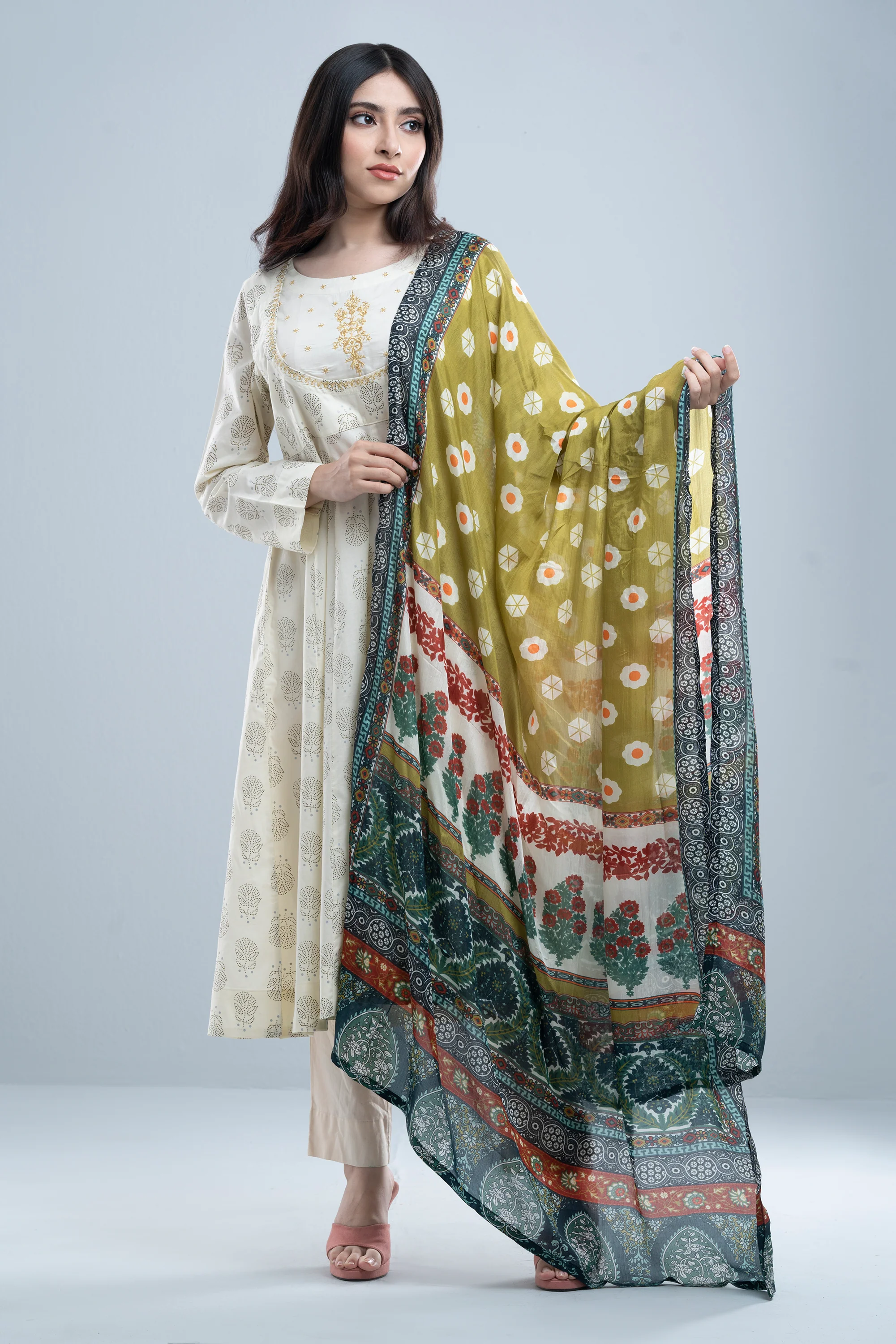 Smart Fit Embroidered Two-Piece Lawn with Silk Dupatta - Image 3
