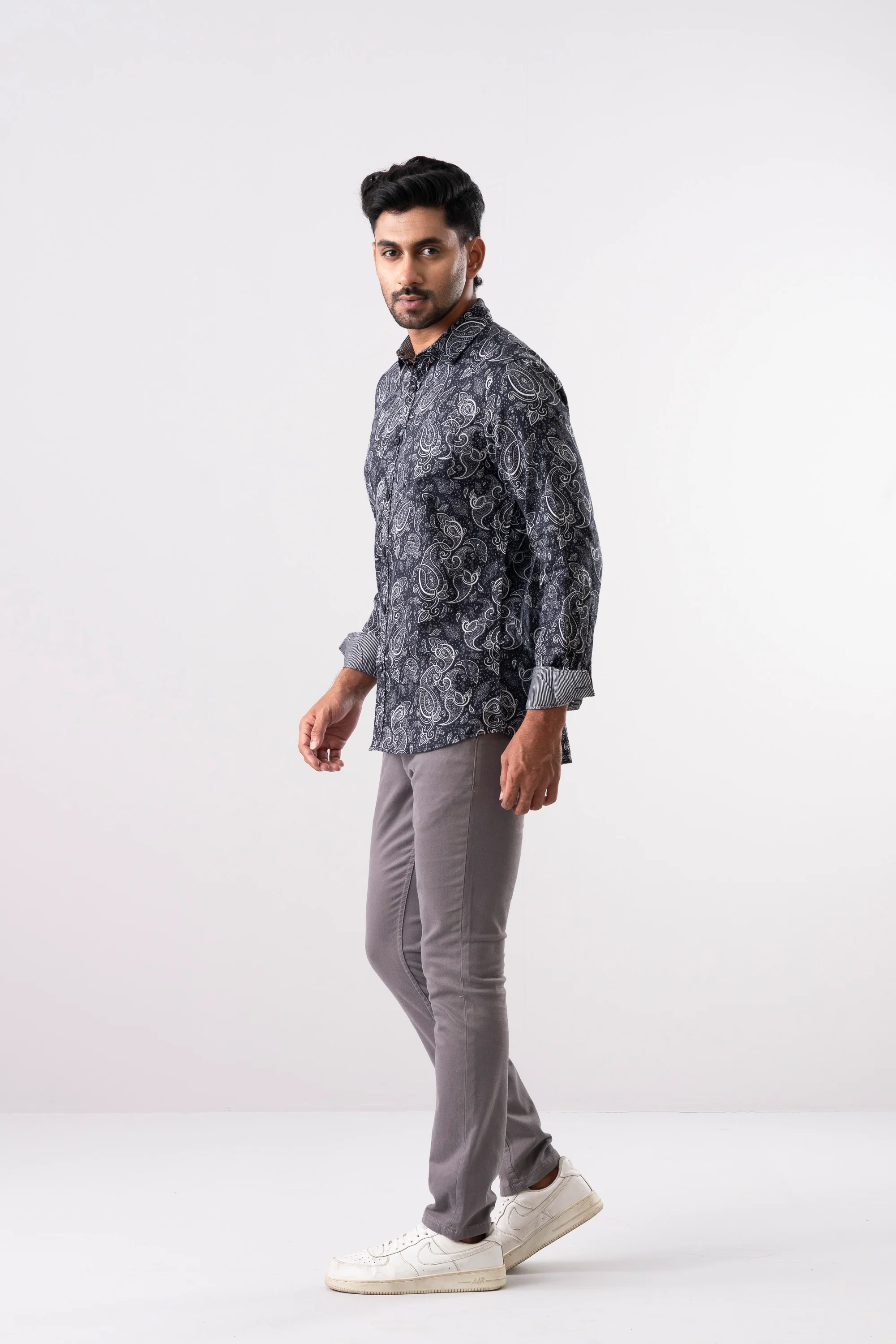 Slim Fit Printed Casual Shirt - Image 3