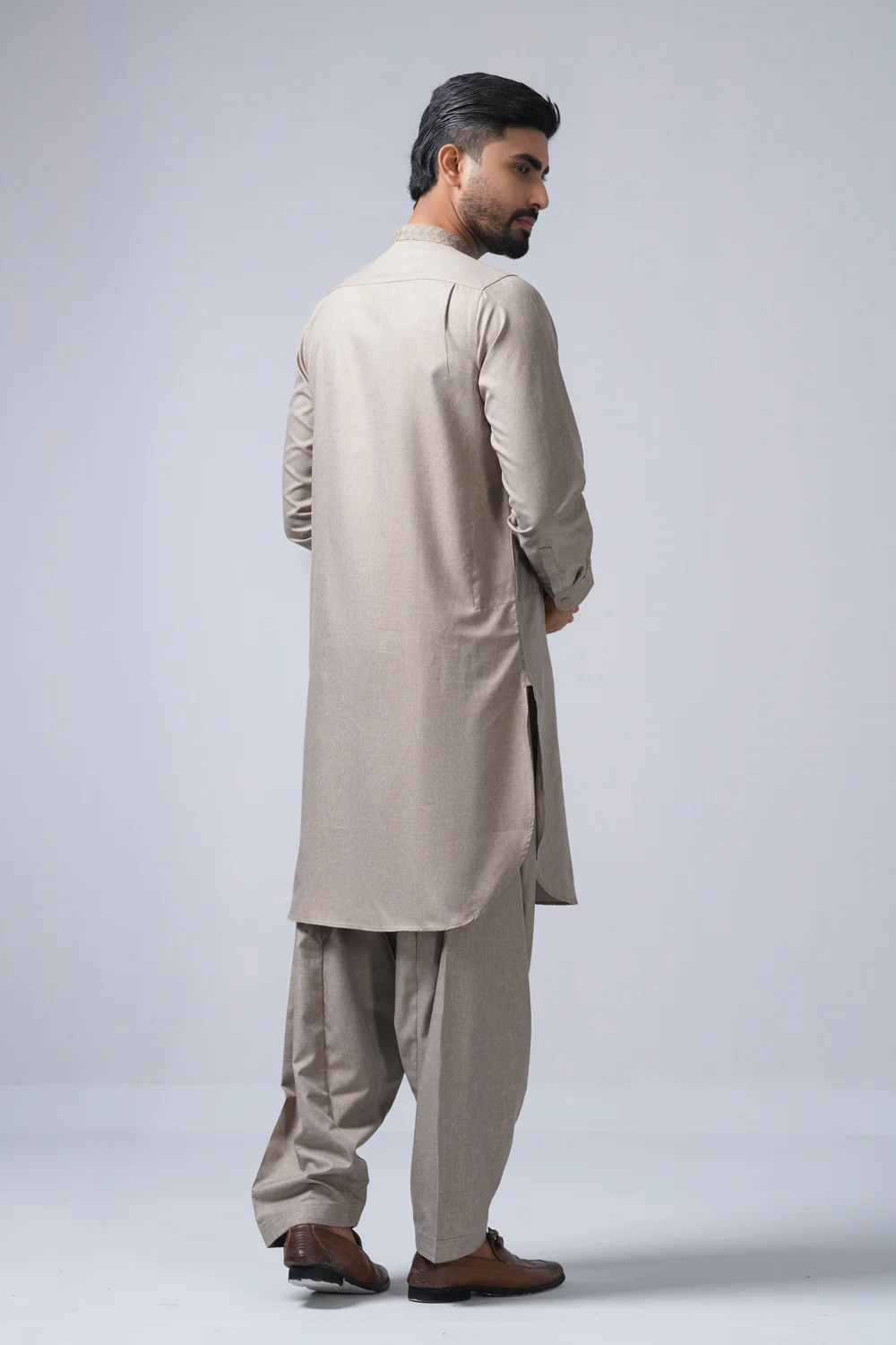Regular Fit Embroidered Semi-Formal Kabli Set - Image 5