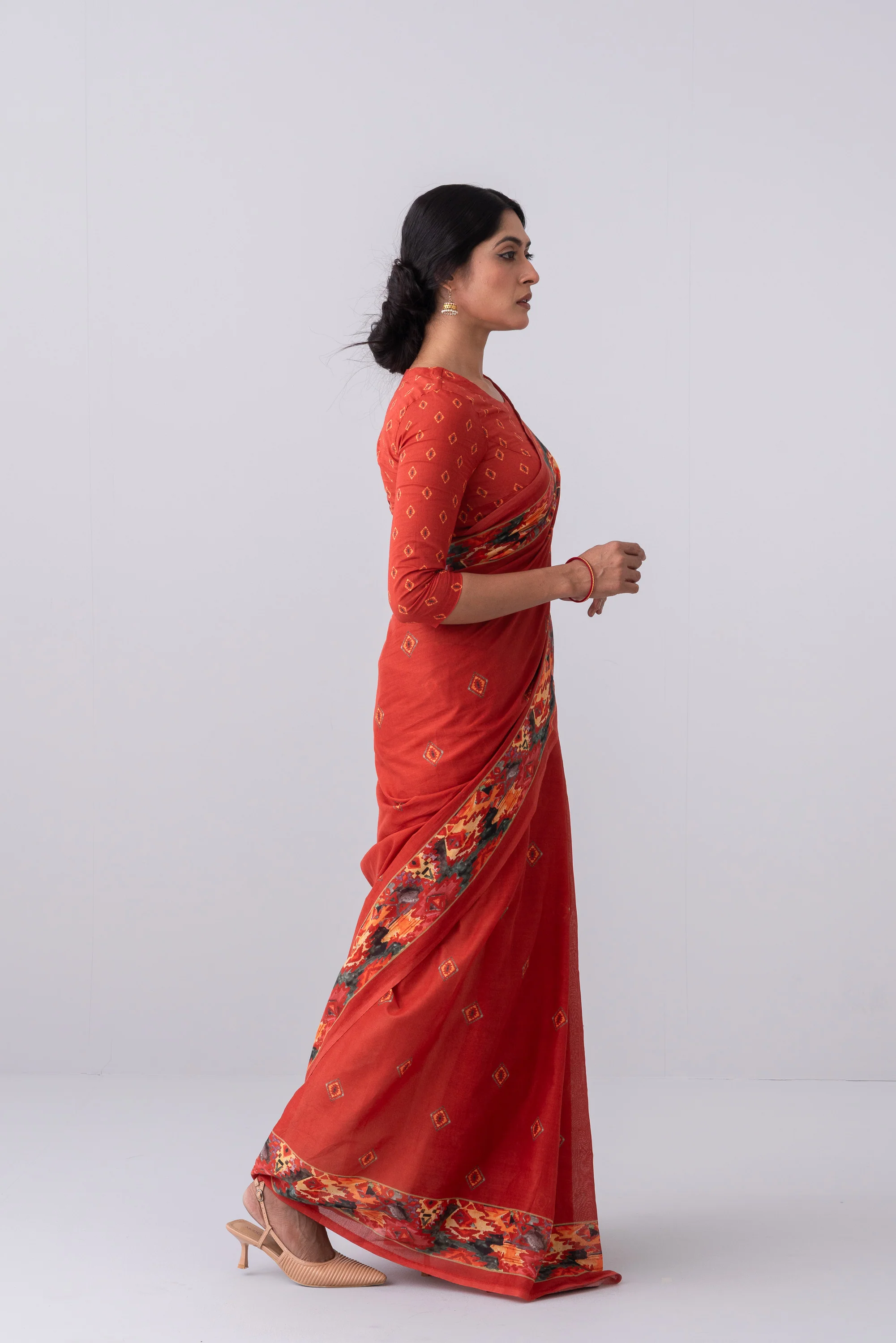 Women's Saree - Image 5