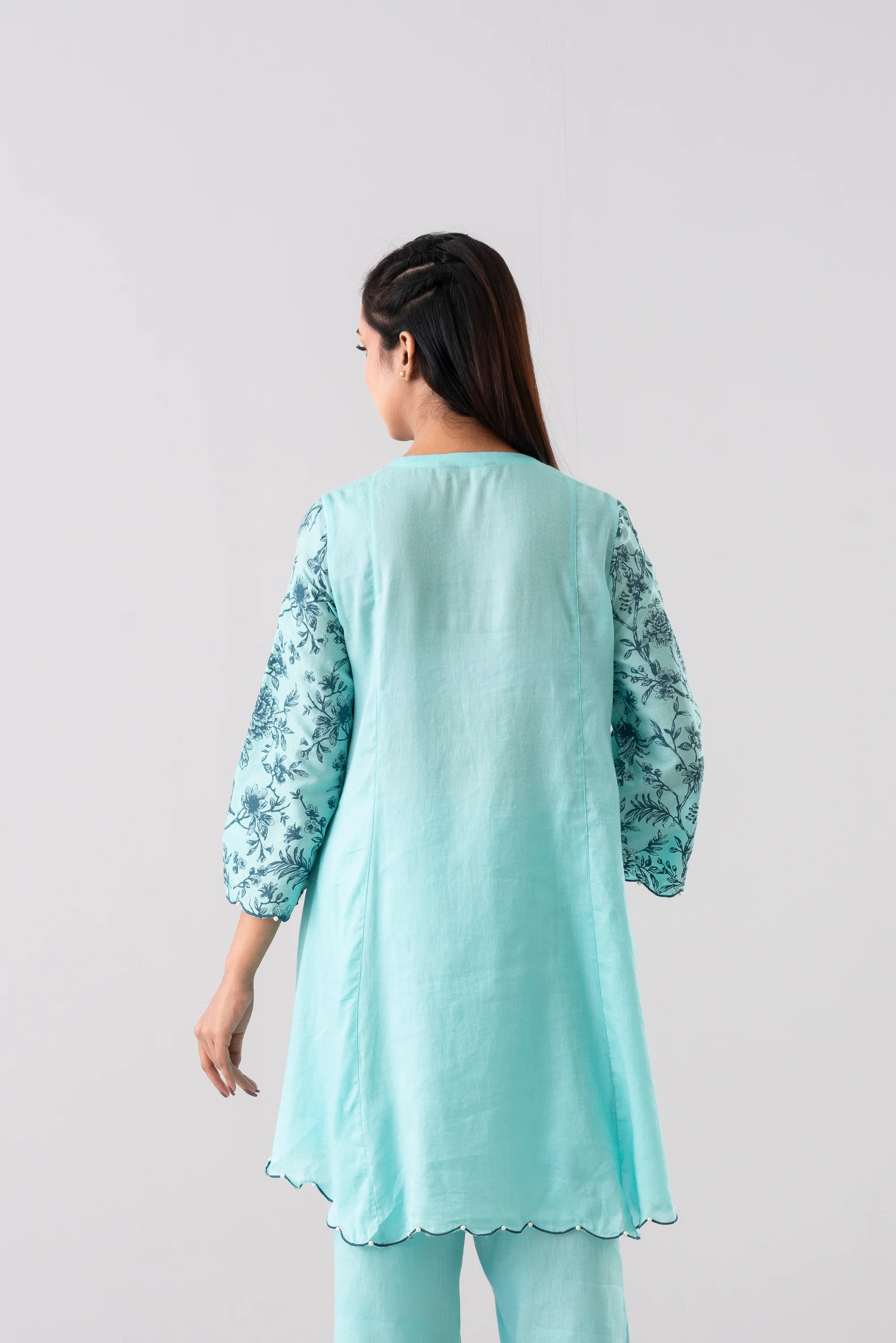 Smart Fit Floral Embroidered Two-Piece Semi-Formal Ethnic Set - Image 4
