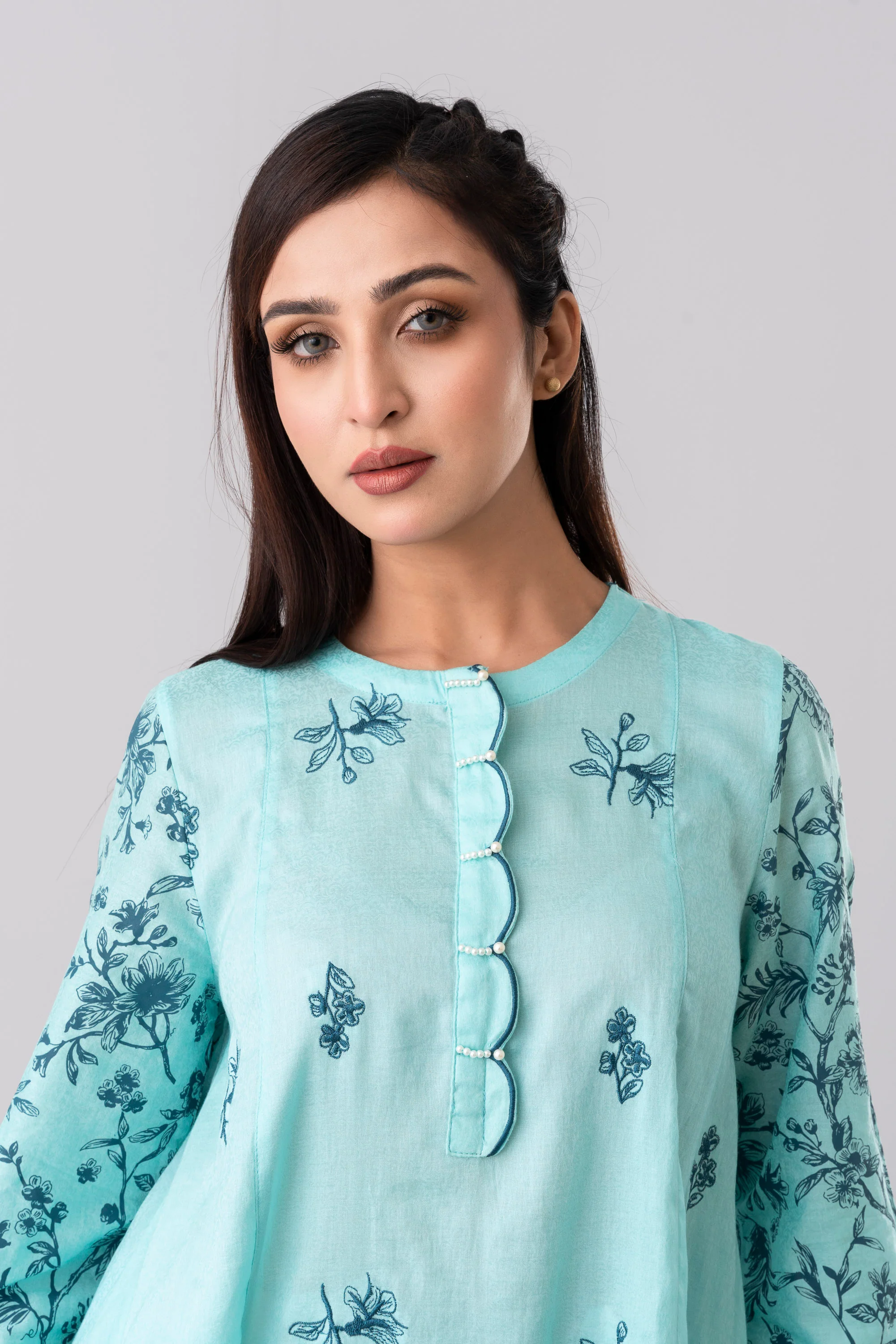 Smart Fit Floral Embroidered Two-Piece Semi-Formal Ethnic Set - Image 5