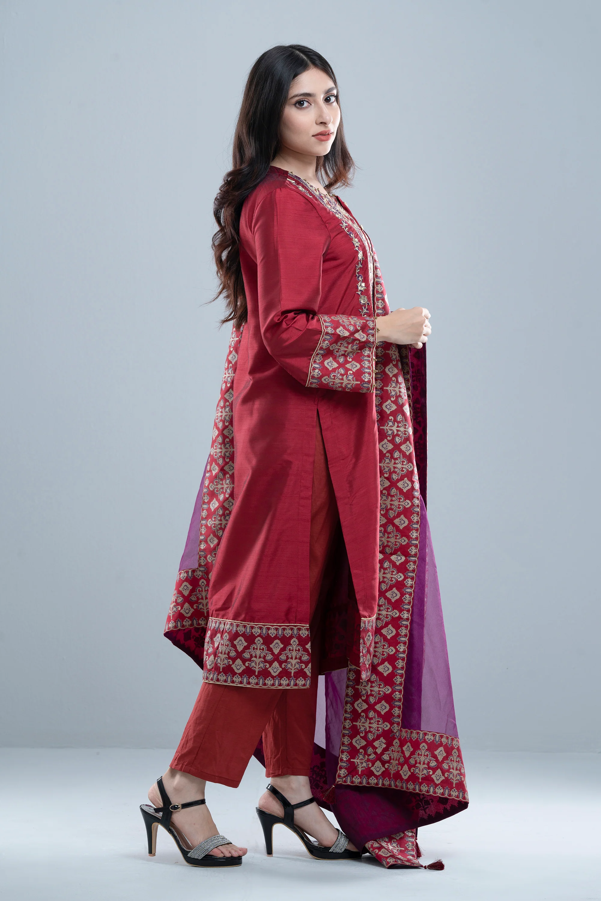 Smart Fit Embroidered Formal Two-Piece Ethnic Set with Organza Dupatta - Image 3