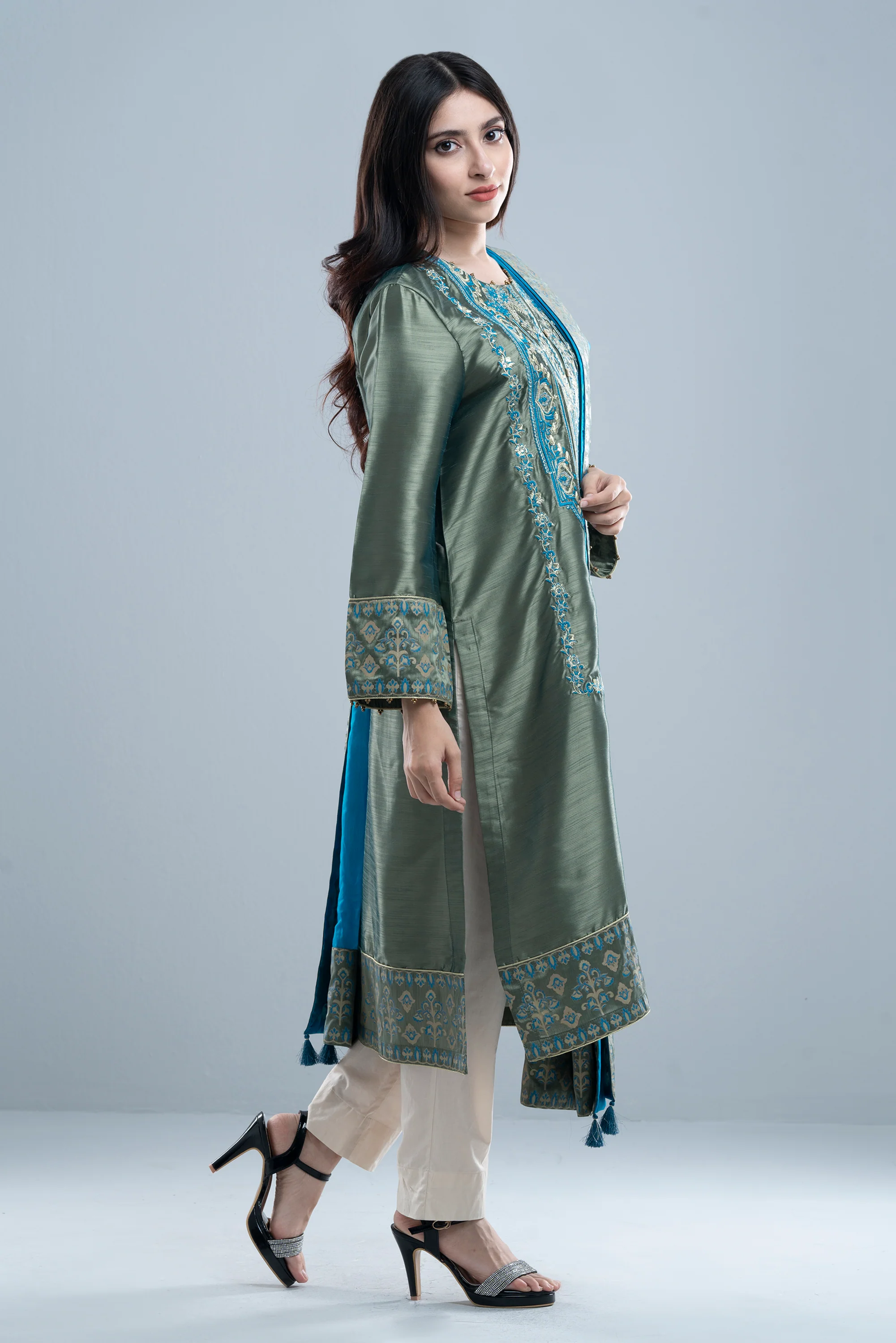 Smart Fit Embroidered Formal Two-Piece Ethnic Set with Organza Dupatta - Image 9