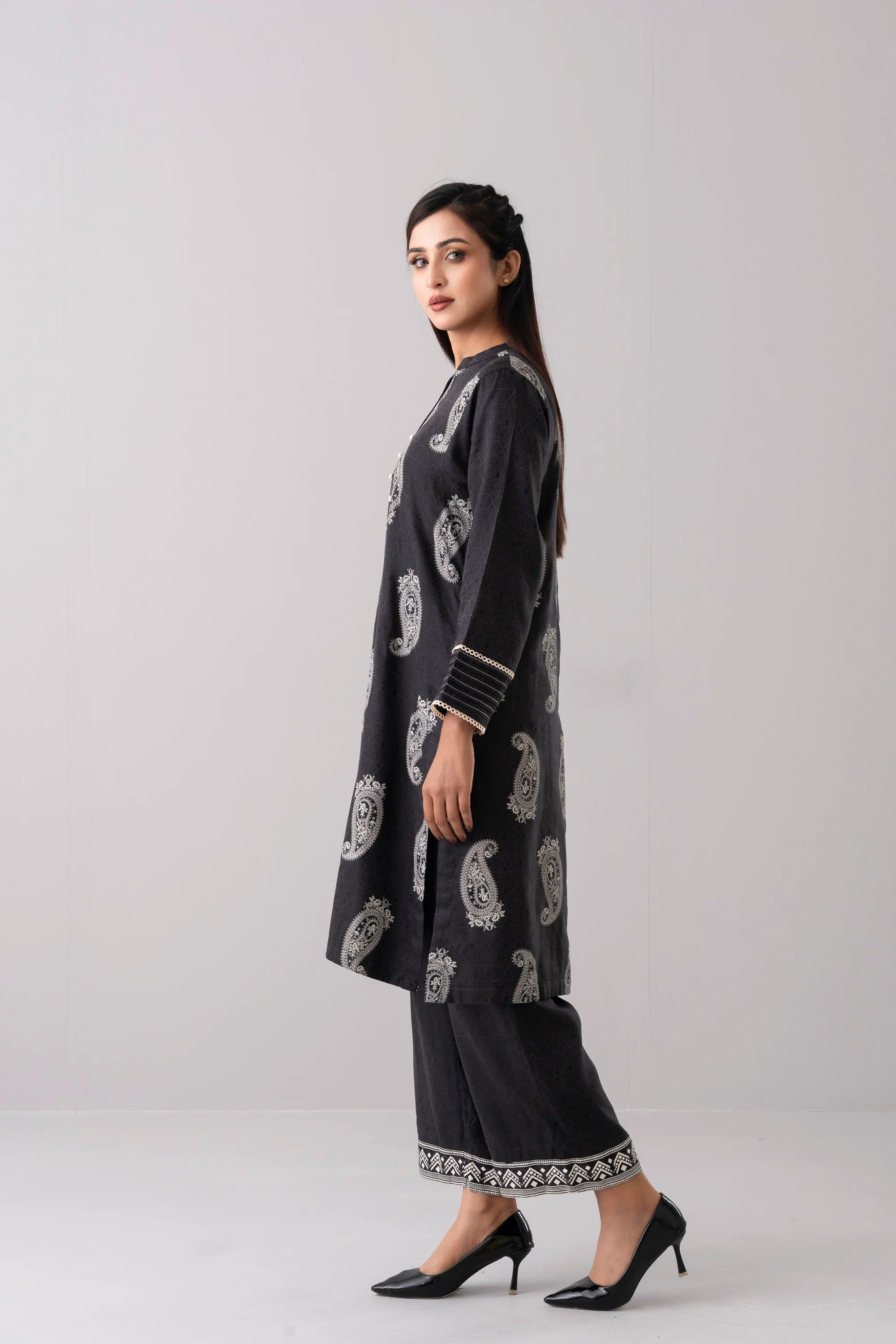 Relaxed Fit Semi-Formal Two-Piece Ethnic Set - Image 3