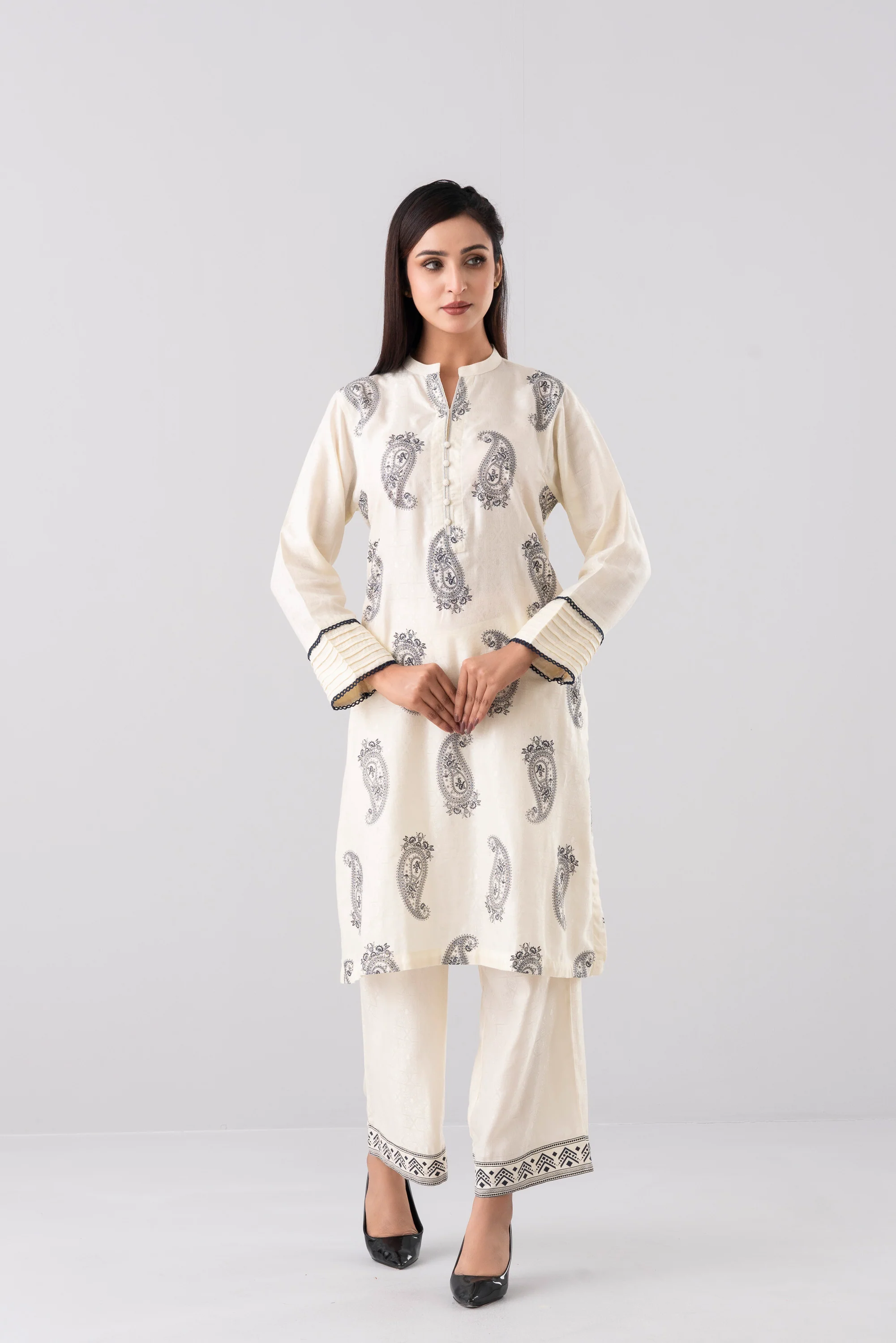 Relaxed Fit Semi-Formal Two-Piece Ethnic Set - Image 7