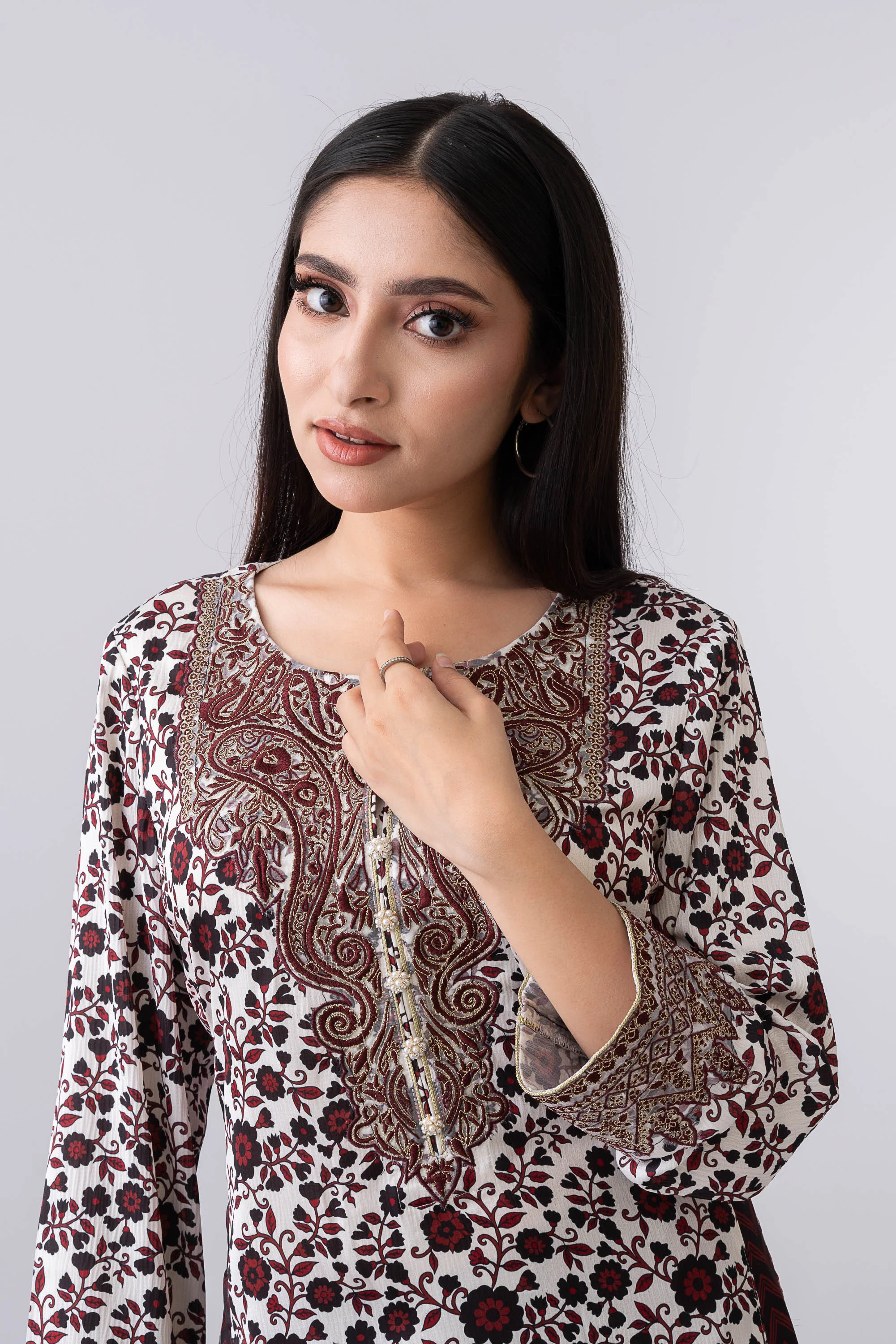 Smart Fit Embellished Three-Piece Formal Set with Organza Dupatta - Image 12