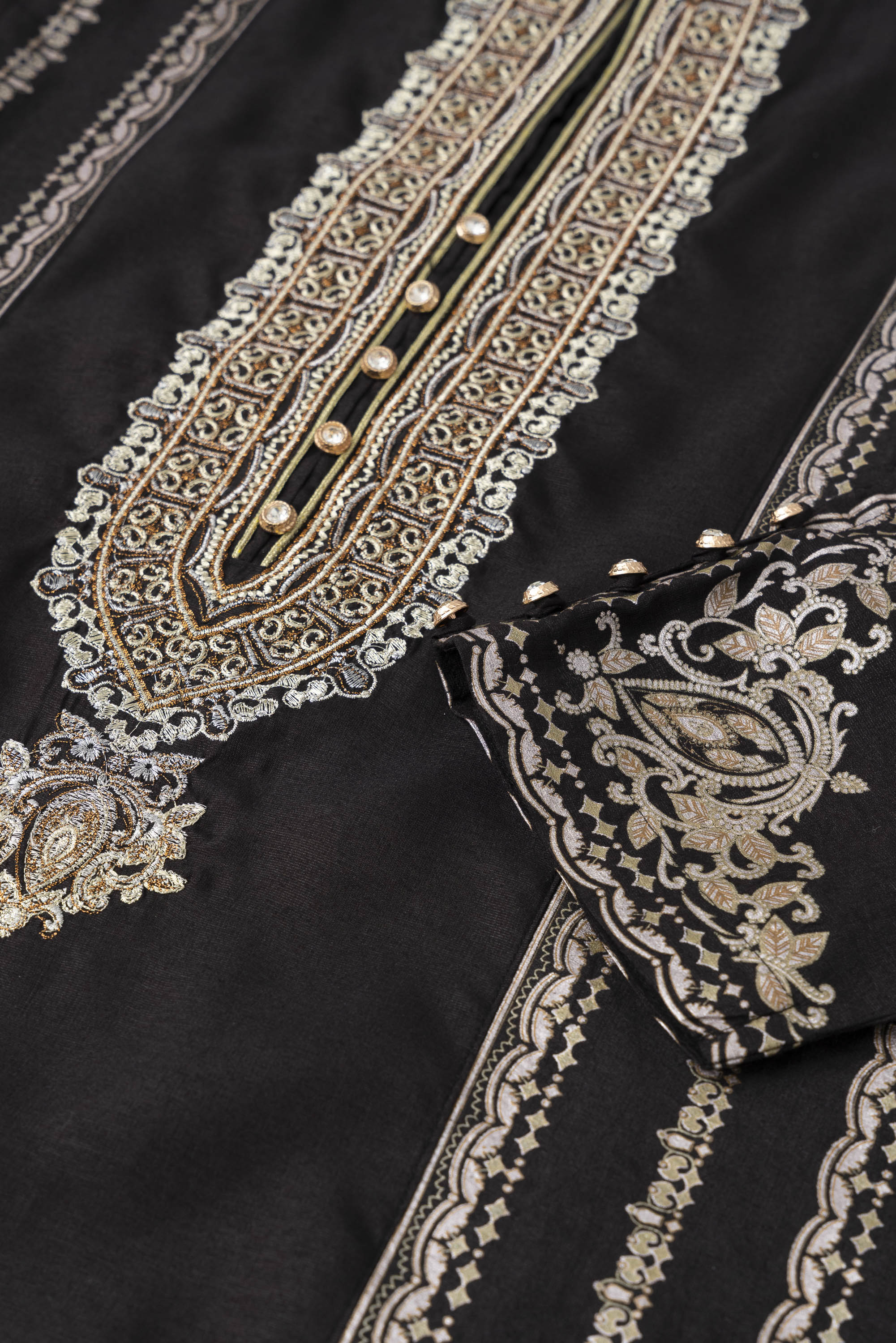 Relaxed Fit Embroidered Three-Piece Ethnic Set with Organza Dupatta - Image 12