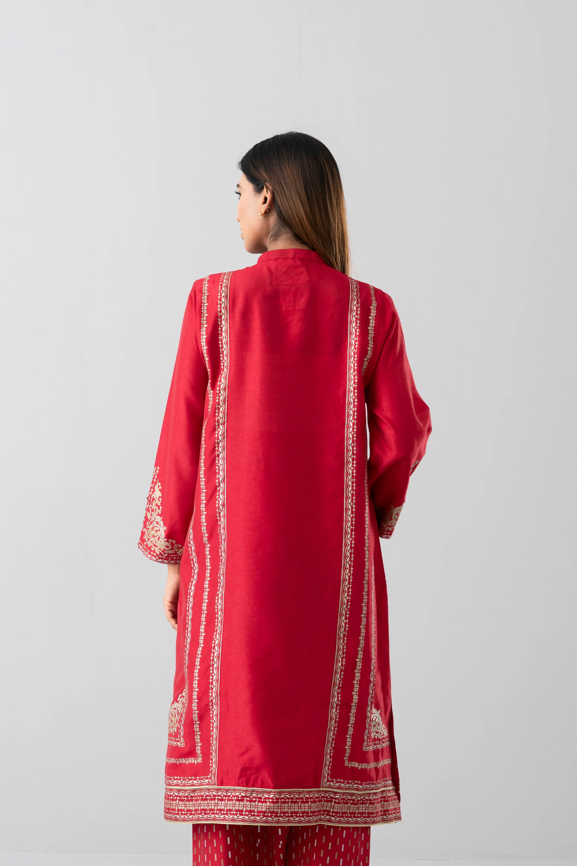 Relaxed Fit Embroidered Three-Piece Ethnic Set with Organza Dupatta - Image 3