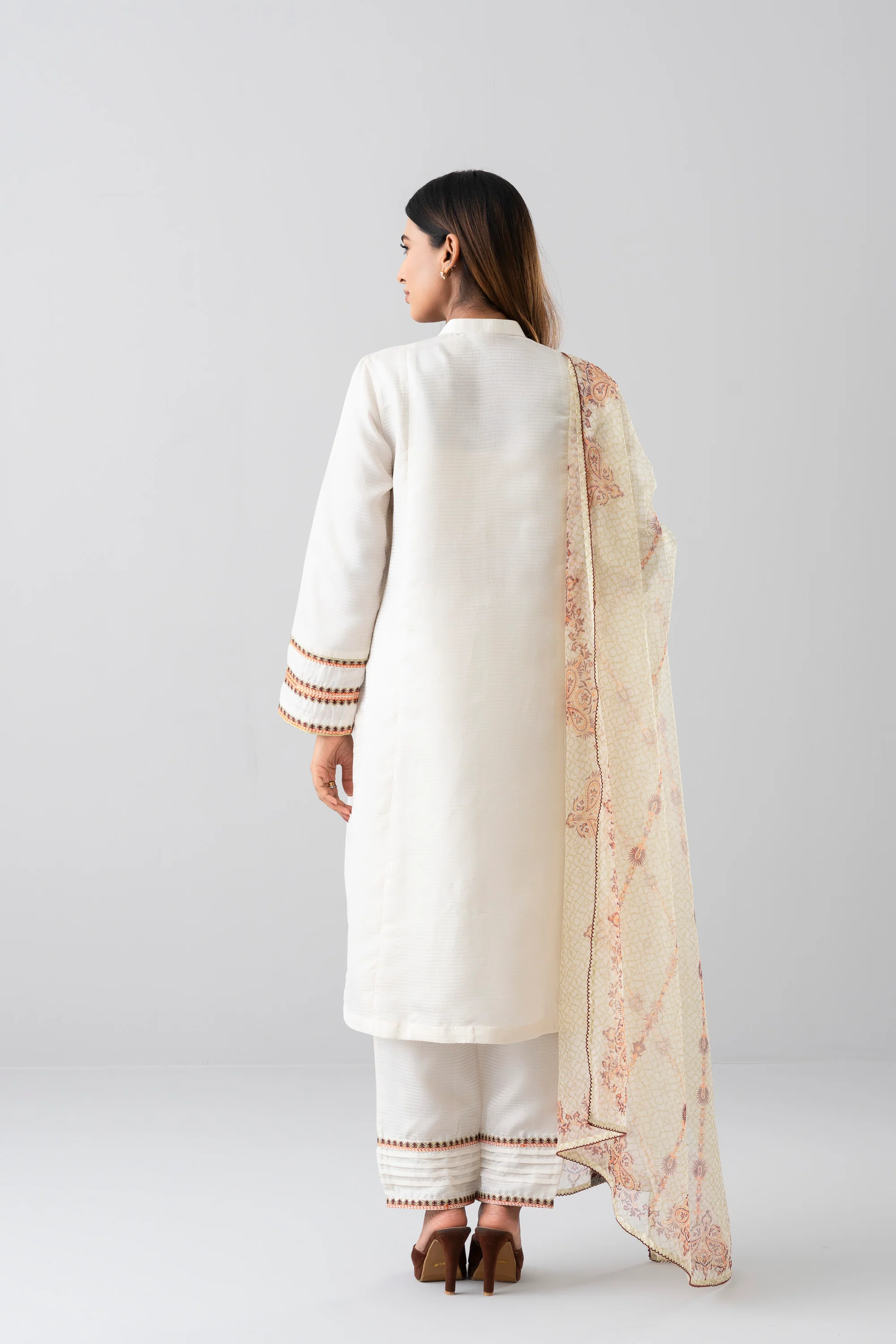 Smart Fit Embroidered Three-Piece Formal Ethnic Set with Organza Dupatta - Image 4