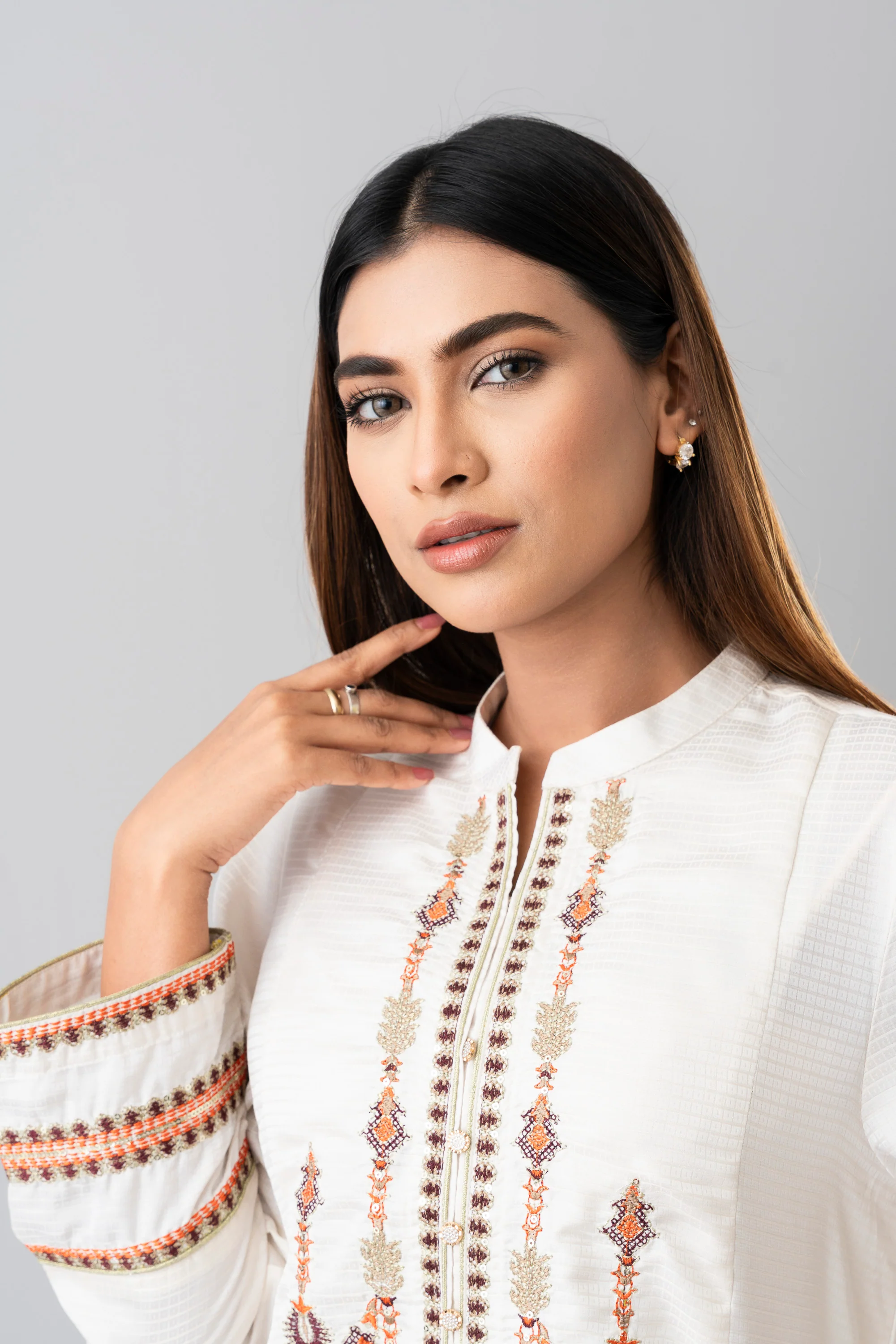Smart Fit Embroidered Three-Piece Formal Ethnic Set with Organza Dupatta - Image 5