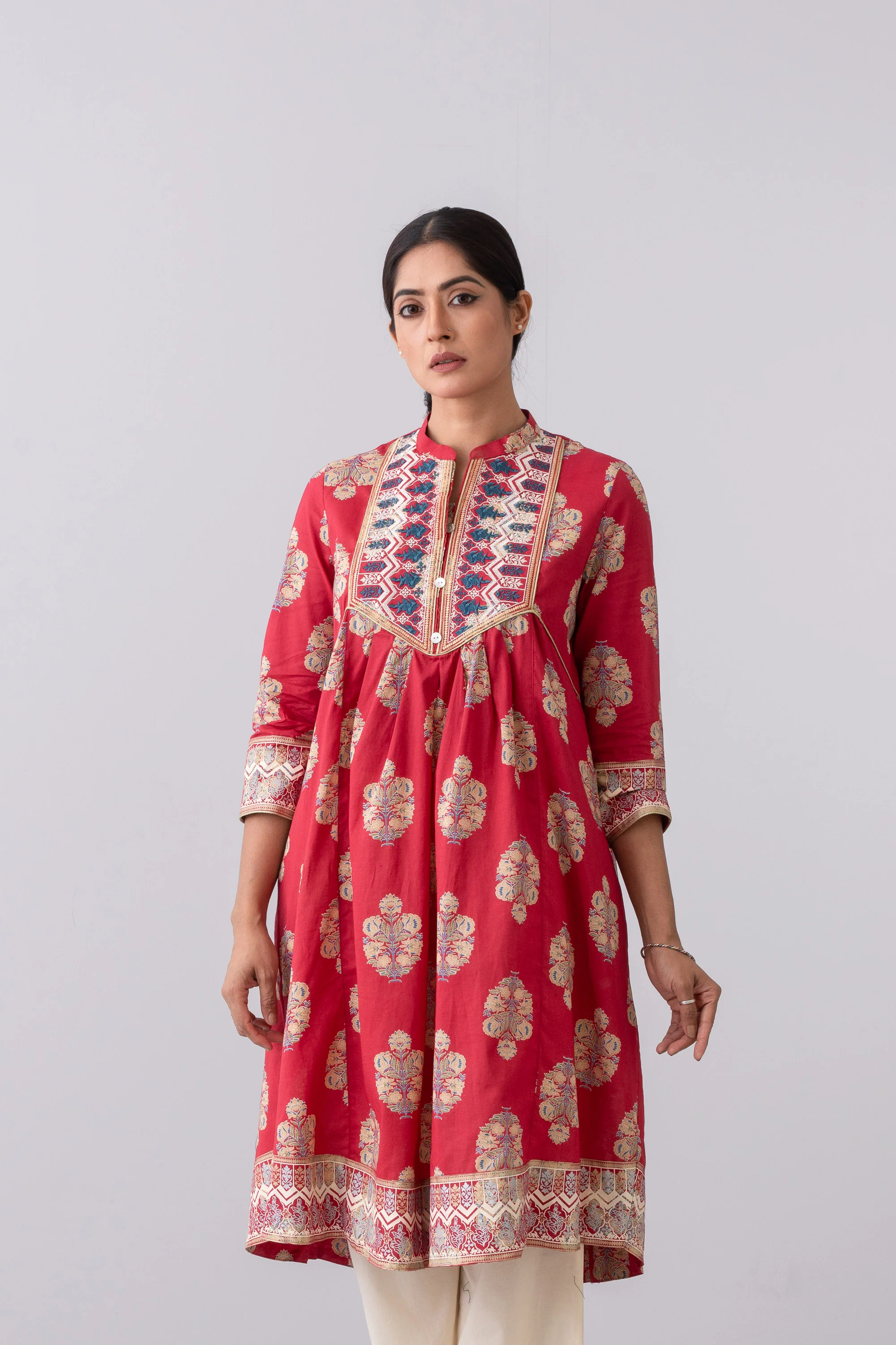 Relaxed Fit Embroidered Ethnic Kurta - Image 8