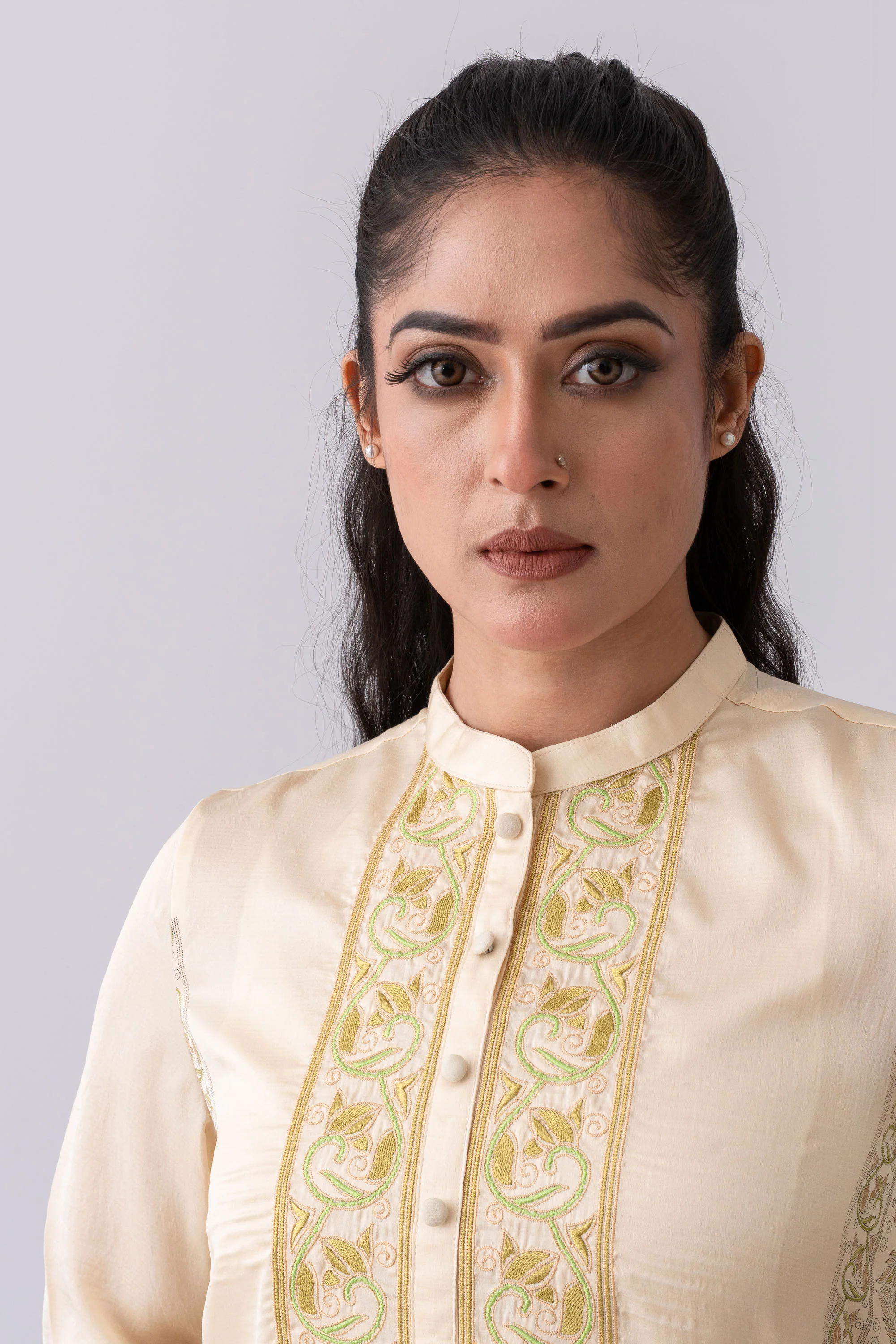 Relaxed Fit Embroidered Silk Ethnic Kurta - Image 11