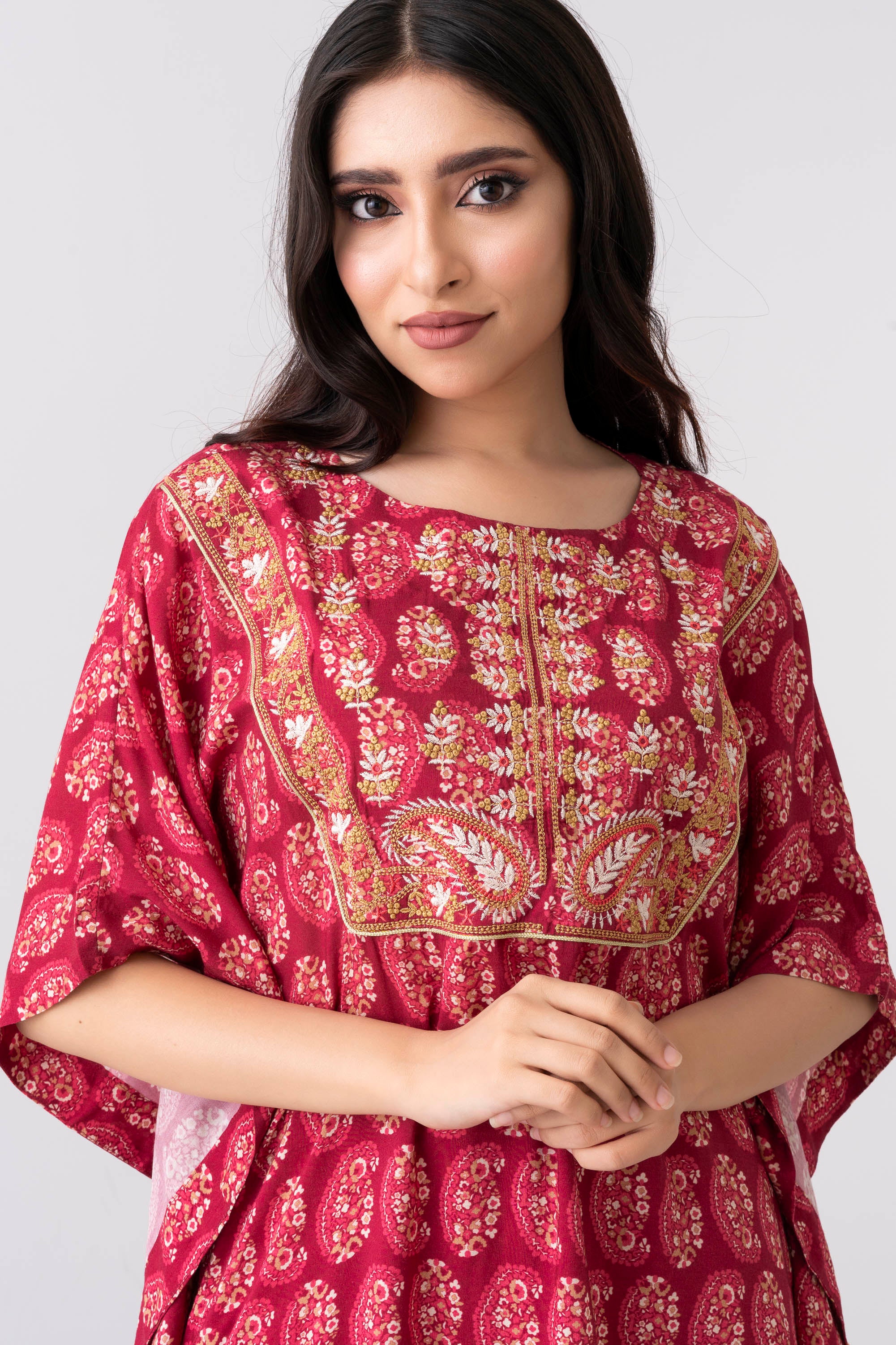Relaxed Fit Embroidered Ethnic Kurti - Image 11