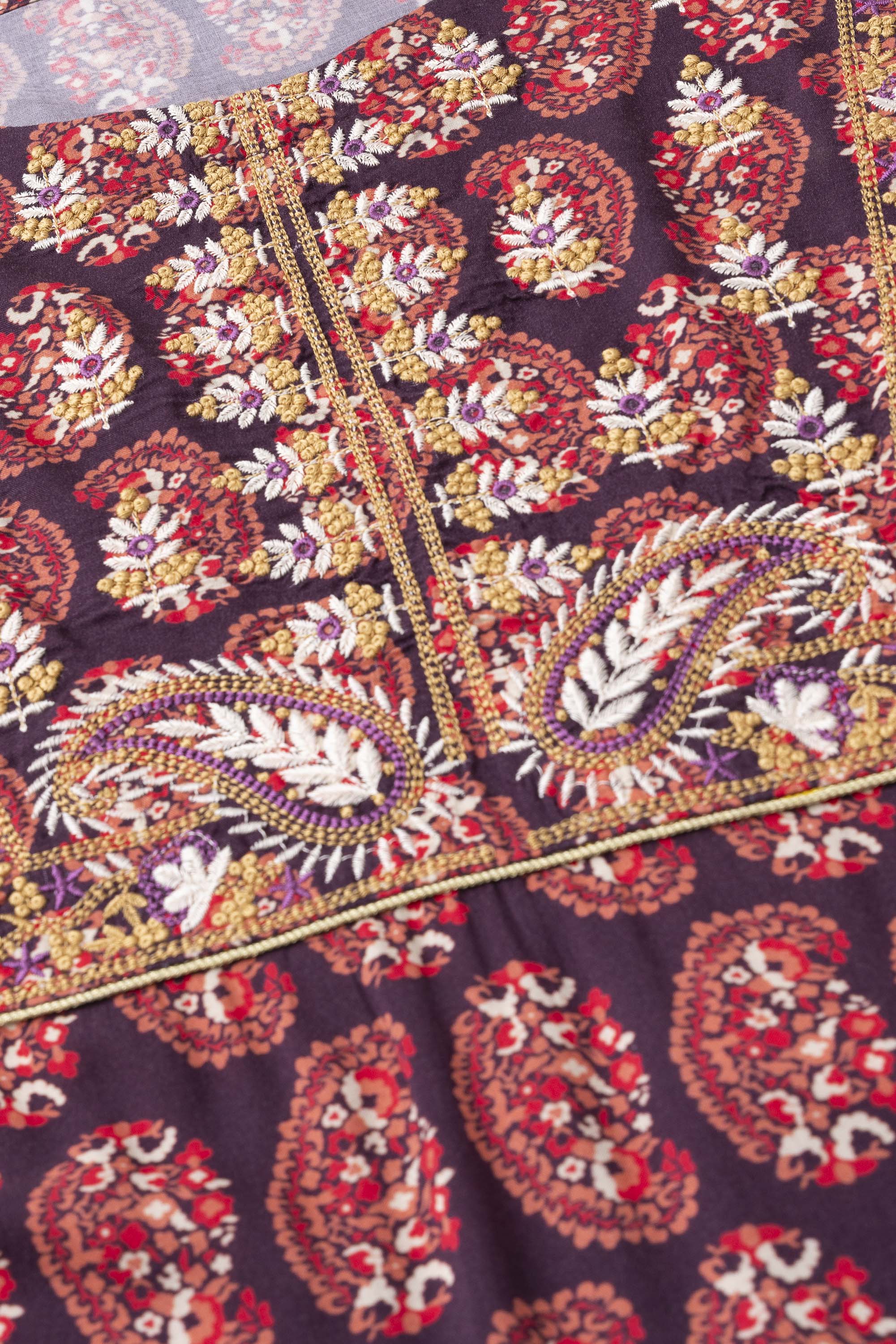 Relaxed Fit Embroidered Ethnic Kurti - Image 6