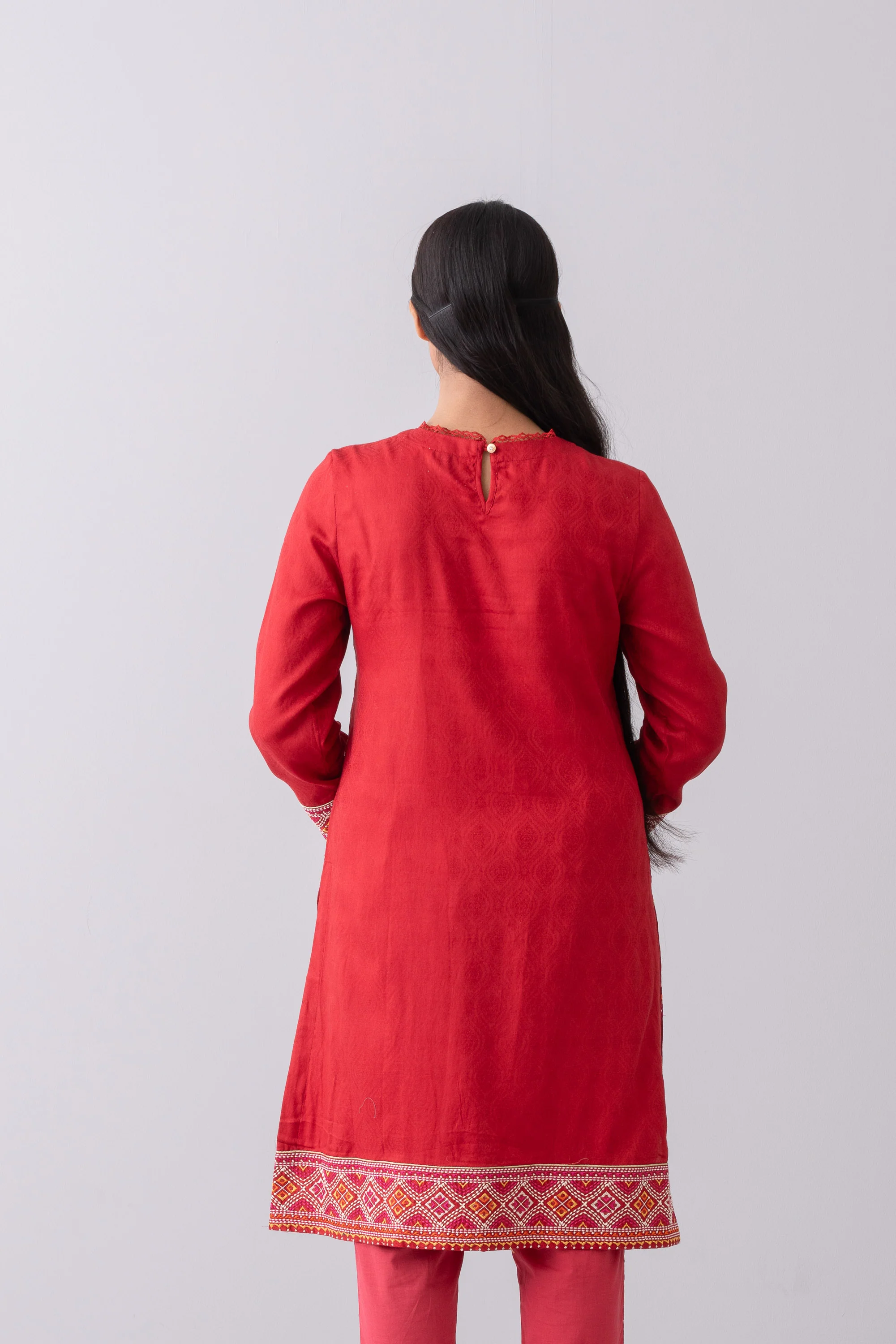 Smart Fit Mid-Length One-Piece Lawn Kurta - Image 4