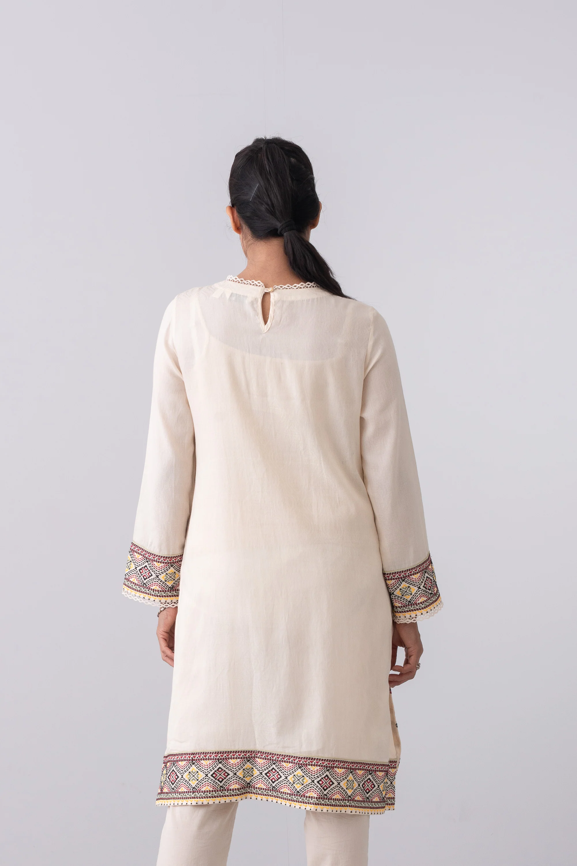 Smart Fit Mid-Length One-Piece Lawn Kurta - Image 9