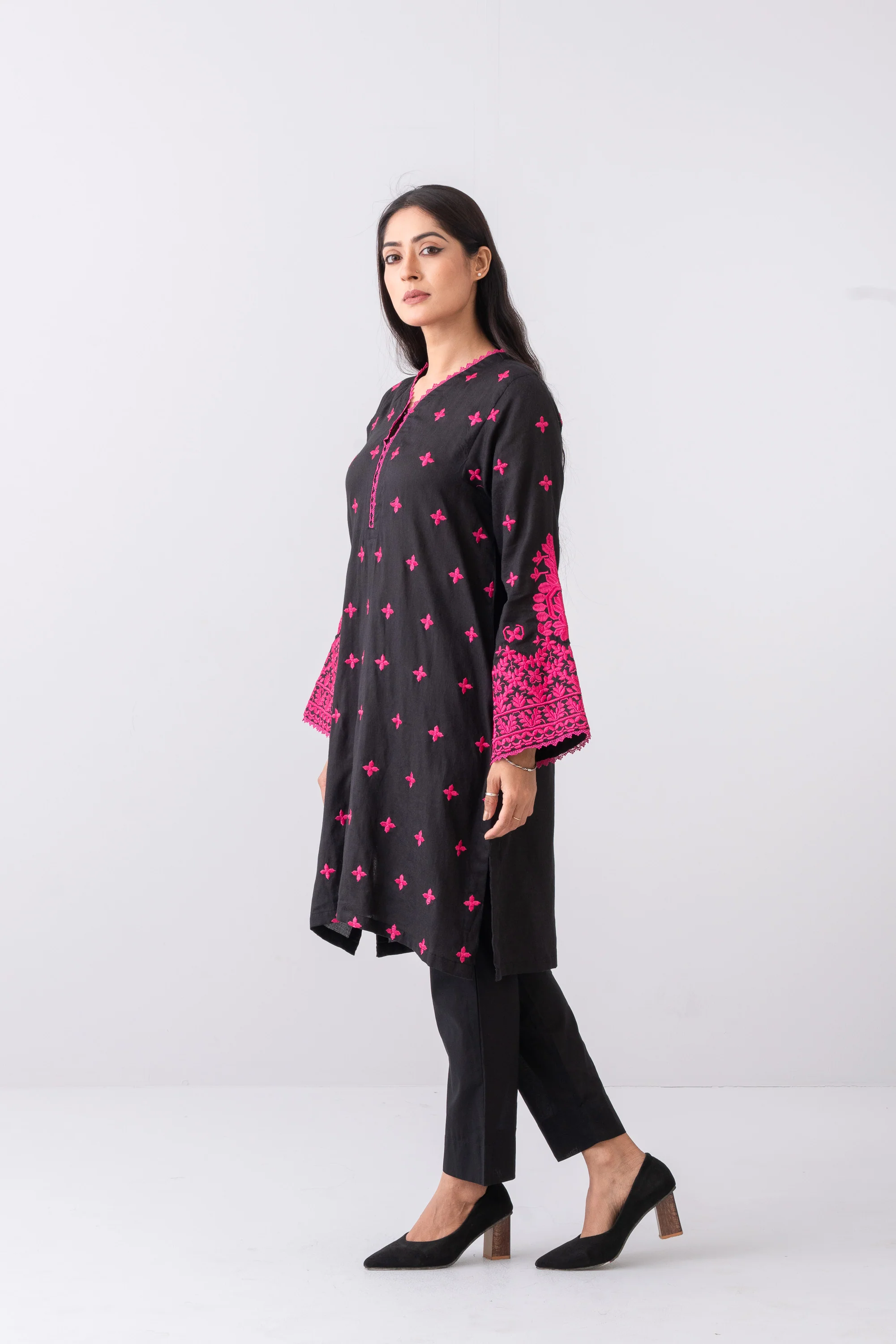 Relaxed Fit Embroidered Jacquard Cotton Lawn Kurta - Image 3