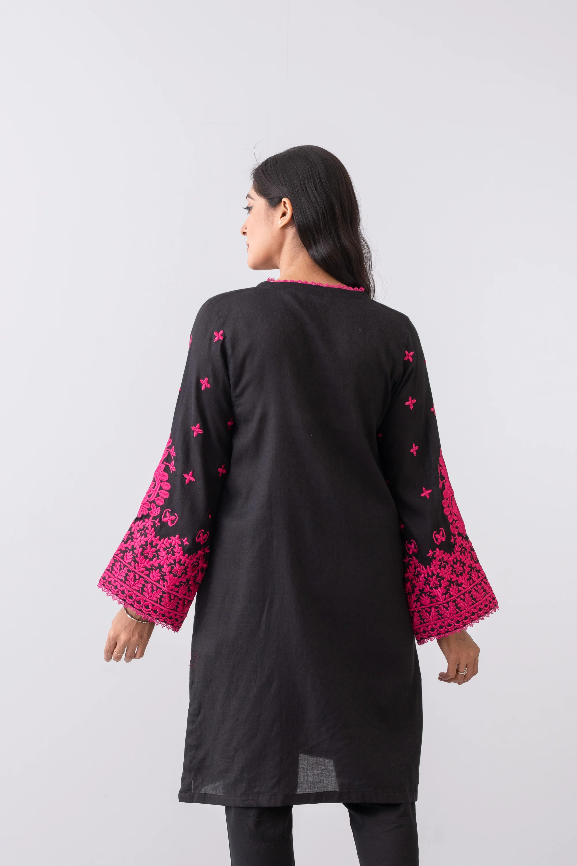 Relaxed Fit Embroidered Jacquard Cotton Lawn Kurta - Image 4
