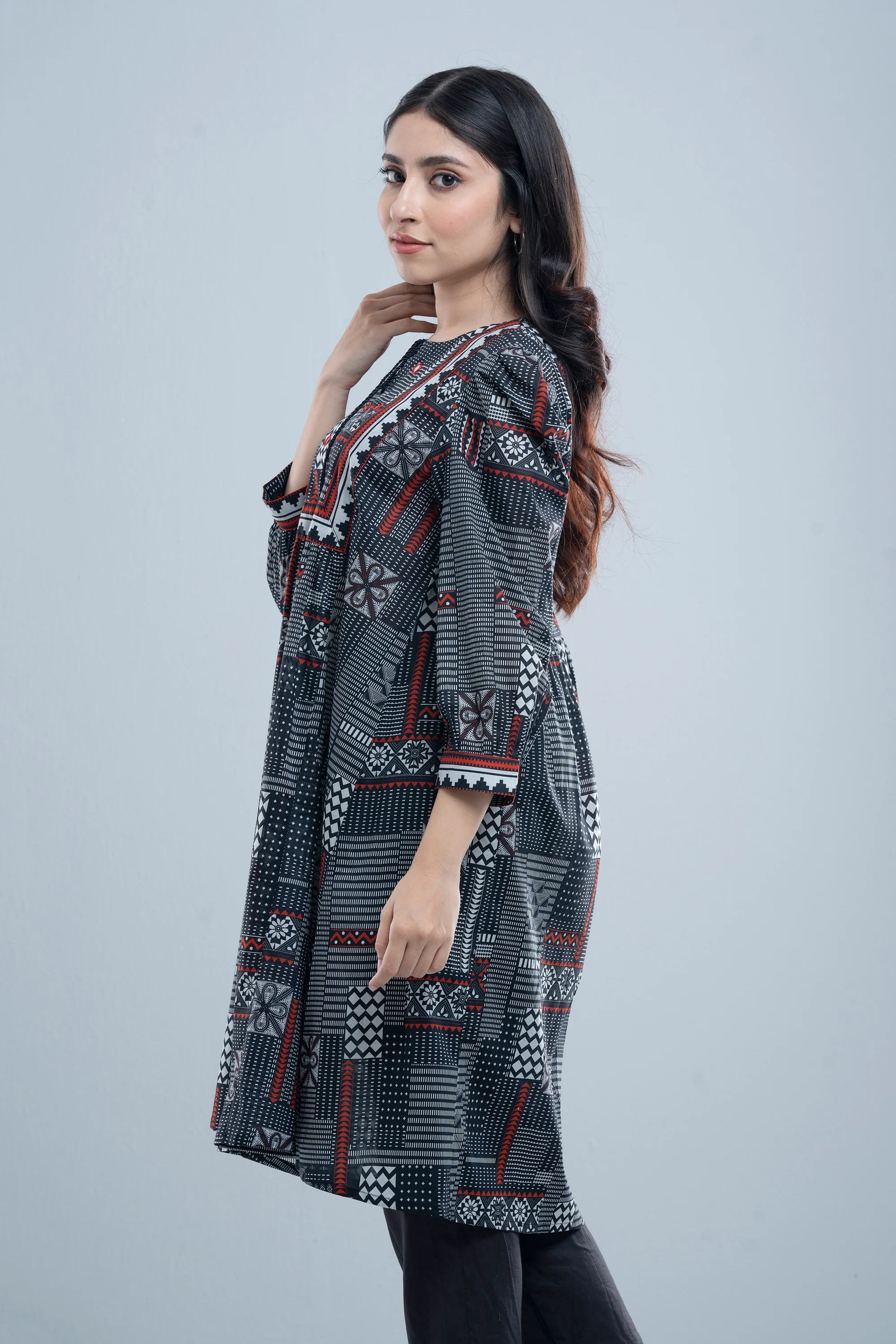 Smart Fit Printed Lawn Kurta - Image 10