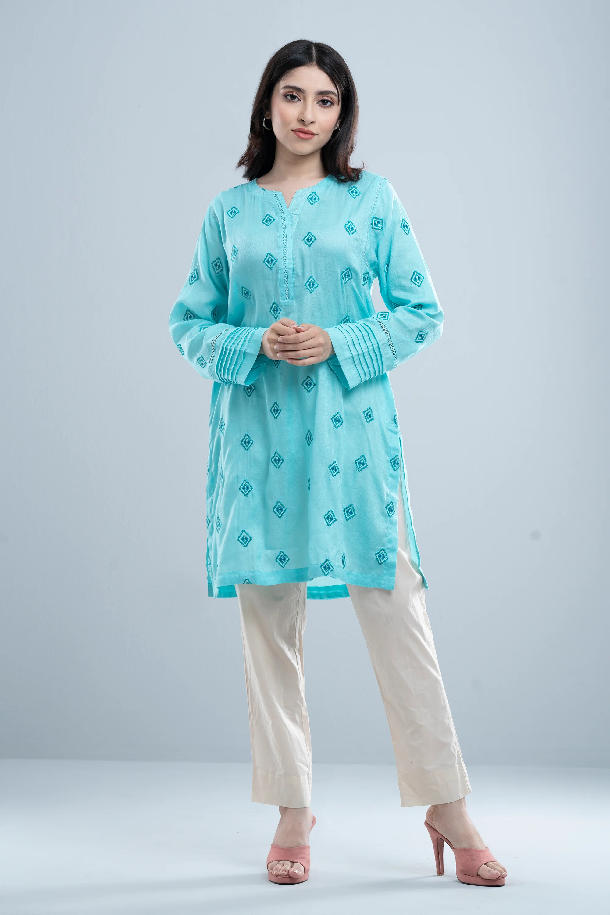Relaxed Fit Embroidered Lawn Kurta - Image 12
