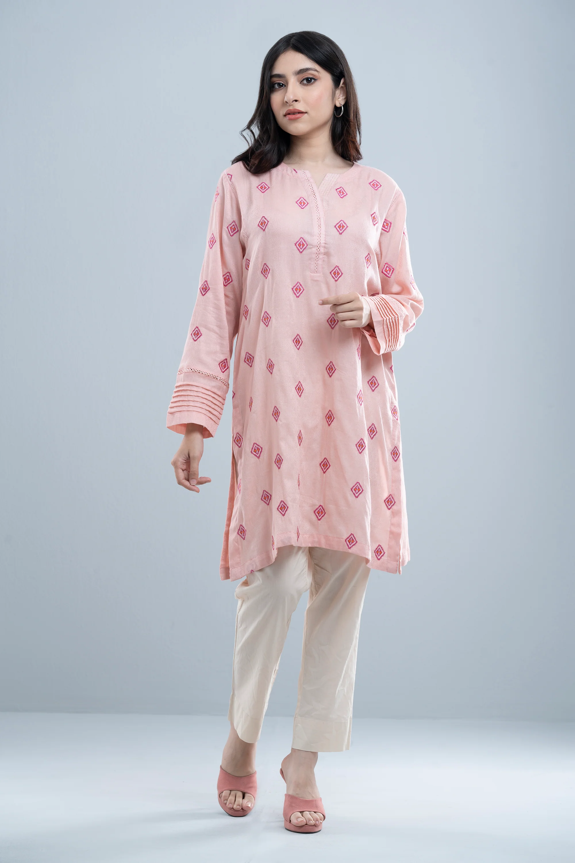 Relaxed Fit Embroidered Lawn Kurta - Image 6