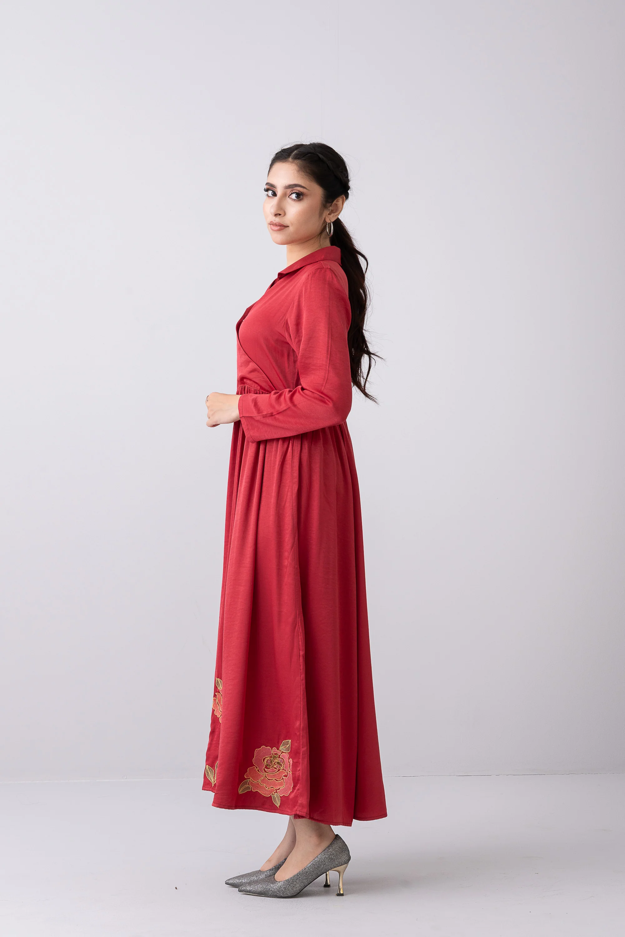 Rose-Detailed Satin Long Dress - Image 4